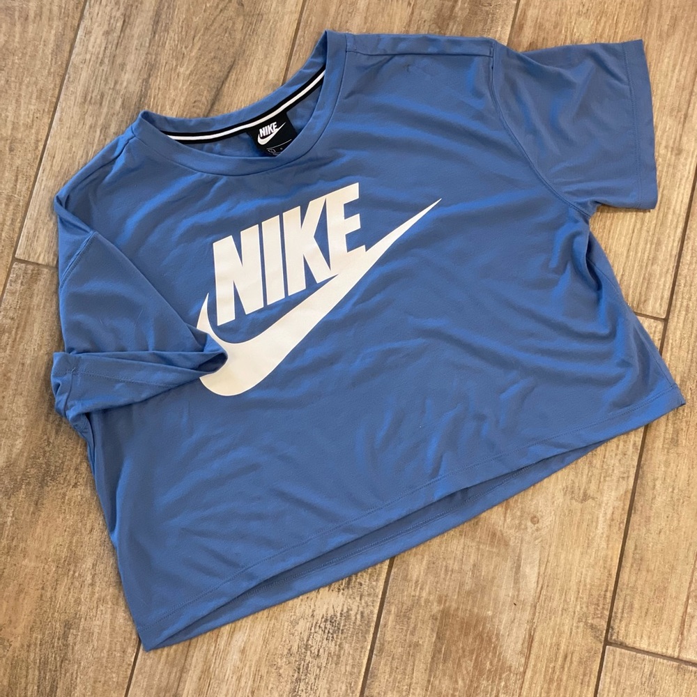 Women’s Nike Essential Sportswear cropped logo t-shirt, blue, sz Large